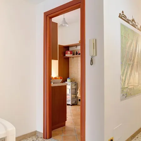 La Casetta Di Isa Apartment *